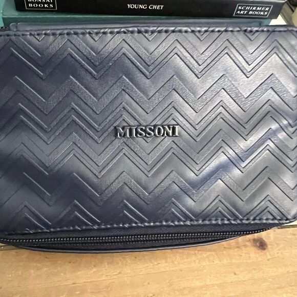 Missoni x Delta Handbags - Missoni Delta One Travel First Class Case Toiletry Bag. Like new.
